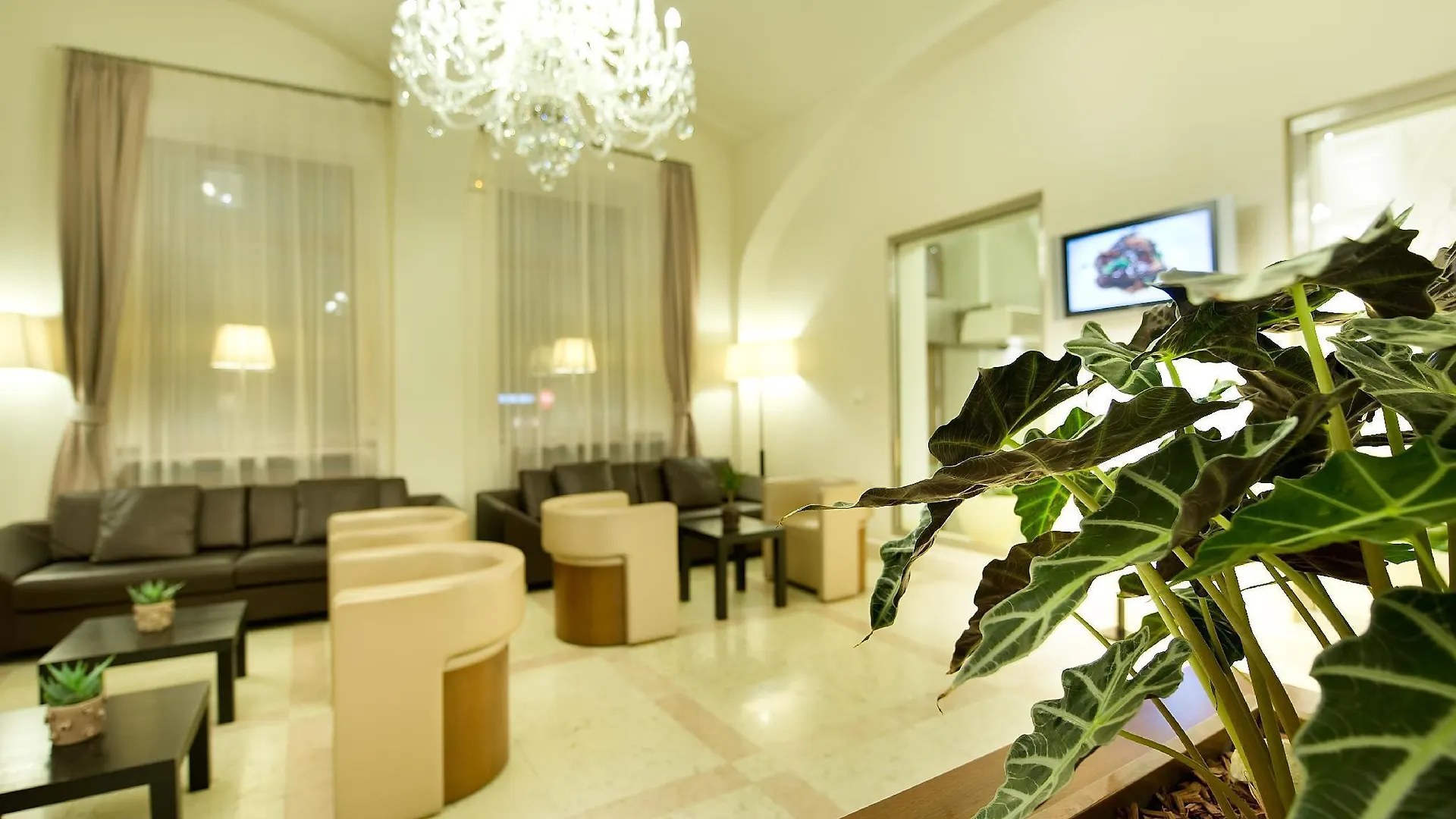 Hotel Maestro By Adrez Praga