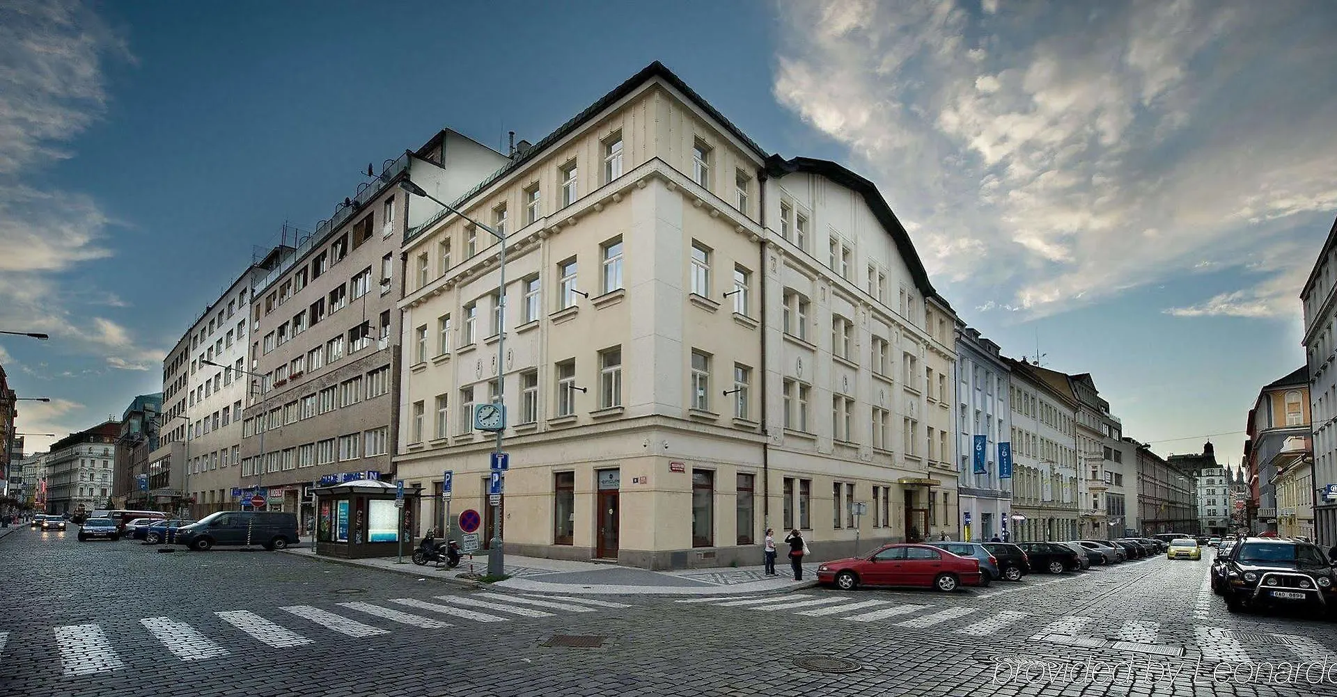 Hotel Maestro By Adrez Praga 4*,