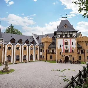 Zamek Luzec & Wellness 4* קרלובי וארי